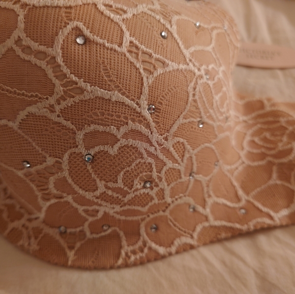 NWT Nude Victoria's Secret Embrace Wavey Convertible Demi Bra Padded 34D Crystal - Picture 3 of 10